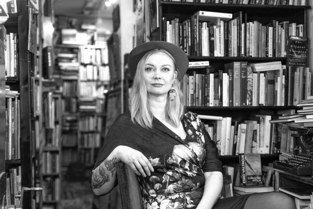 Jaana Kivi kirjailija